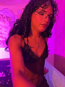 Snapshot of LunuxSiren chatting on 03.27.26 LunuxSiren online show from 03.27.26