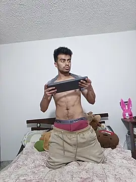 Snapshot of santiago_luxx chatting on 03.28.26 santiago luxx online show from 03.28.26