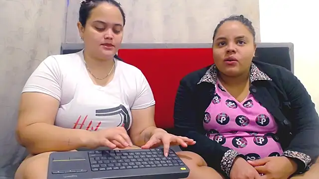 Snapshot of alana_and_billie chatting on 03.24.26 alana and billie online show from 03.24.26