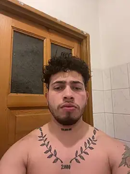 Snapshot of Darwinhot13 chatting on 03.25.26 Darwinhot13 online show from 03.25.26