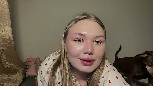 Snapshot of cutiejuliee chatting on 03.26.26 cutiejuliee online show from 03.26.26