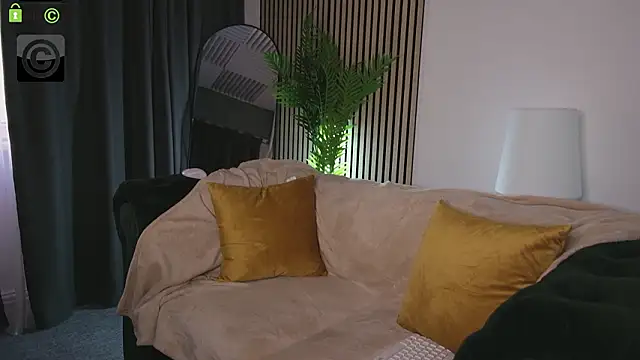 Snapshot of Ema_Reese chatting on 03.25.26 Ema Reese online show from 03.25.26