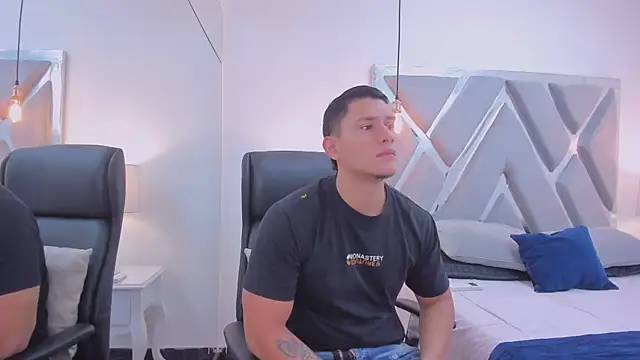 Chriss Diamond online show from 04.18.26
