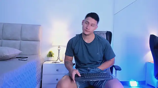 Chriss Diamond online show from 05.17.26