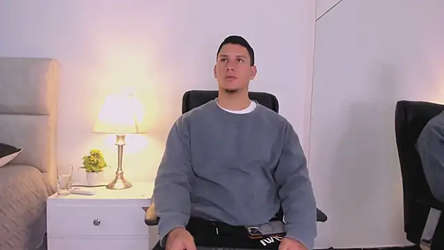 Chriss Diamond online show from 08.04.26