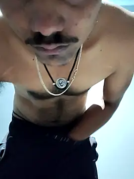 Snapshot of luck00y chatting on 04.07.26 luck00y online show from 04.07.26