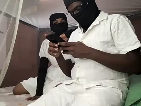 Snapshot of Ragasiyacouples chatting on 04.06.26 Ragasiyacouples online show from 04.06.26