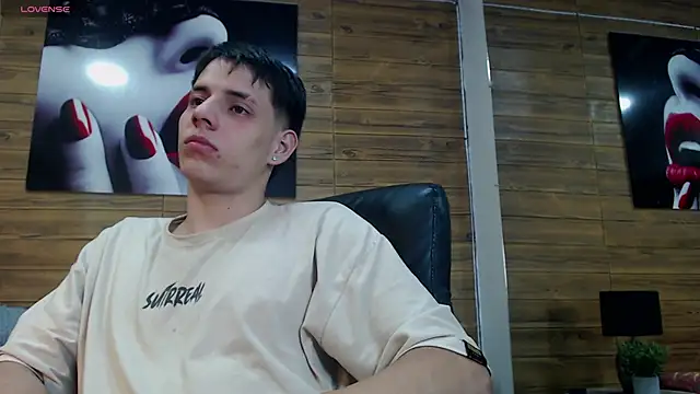 Snapshot of RoaSexi25 chatting on 03.25.26 RoaSexi25 online show from 03.25.26