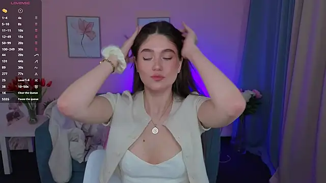 Snapshot of SunnyBloss chatting on 04.05.26 SunnyBloss online show from 04.05.26