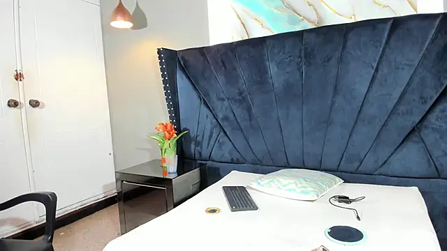 Snapshot of Sara_Hanks chatting on 03.28.26 Sara Hanks online show from 03.28.26