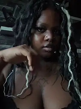 Snapshot of Nyla_xox chatting on 07.22.26 Nyla xox online show from 07.22.26