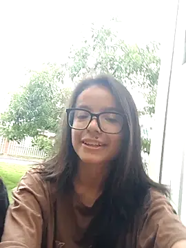 Snapshot of coffeeandbread chatting on 04.02.26 coffeeandbread online show from 04.02.26