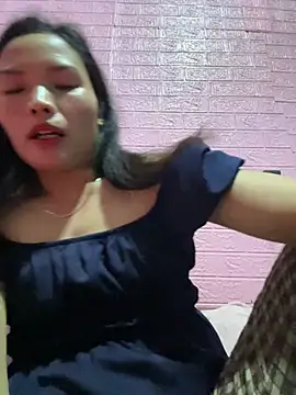 Snapshot of Hyn-x chatting on 03.25.26 Hyn-x online show from 03.25.26