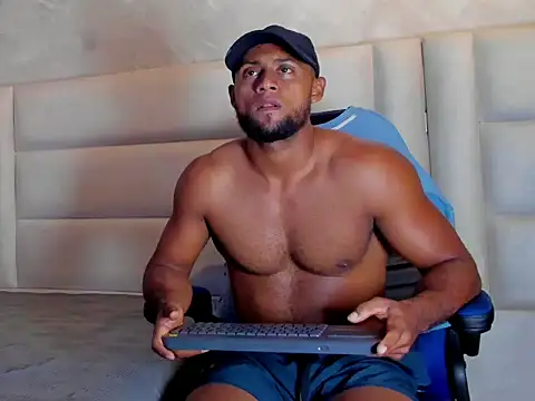 Snapshot of Dark_lennox chatting on 03.25.26 Dark lennox online show from 03.25.26