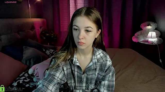 Snapshot of Miss_Shanel chatting on 05.28.26 Miss Shanel online show from 05.28.26