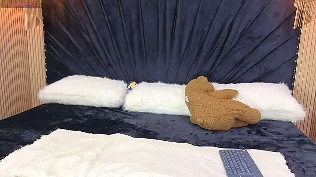 Snapshot of Ary-Horney chatting on 03.27.26 Ary-Horney online show from 03.27.26