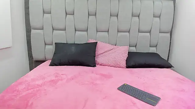 Snapshot of Ary-Horney chatting on 04.01.26 Ary-Horney online show from 04.01.26