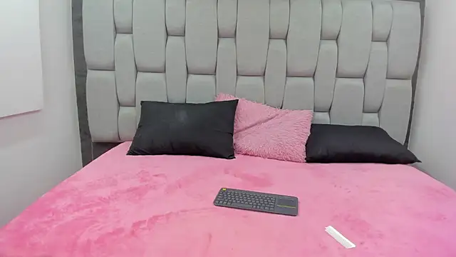 Snapshot of Ary-Horney chatting on 04.01.26 Ary-Horney online show from 04.01.26