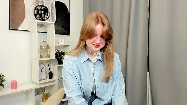 Snapshot of VickieTennis chatting on 03.29.26 VickieTennis online show from 03.29.26