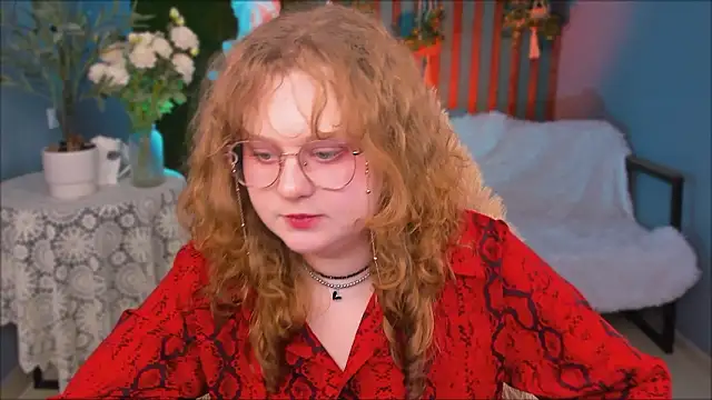 Snapshot of SaraSweetness chatting on 03.26.26 SaraSweetness online show from 03.26.26