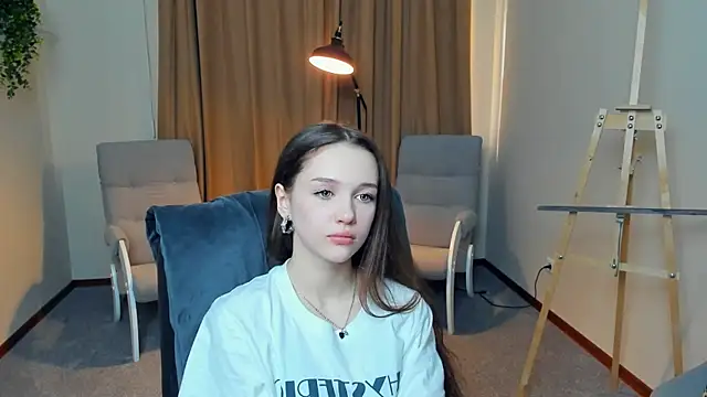 Snapshot of SharriSang chatting on 03.31.26 SharriSang online show from 03.31.26