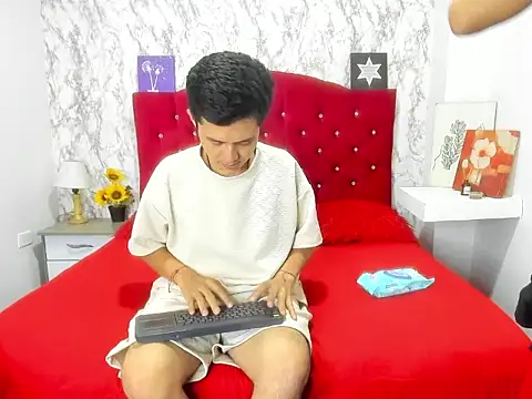 Alejandra and James  online show from 04.13.26