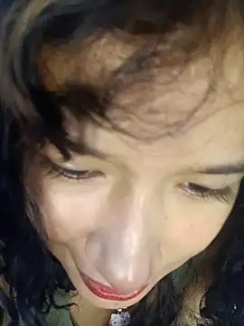 Yi Uzi online show from 04.22.26