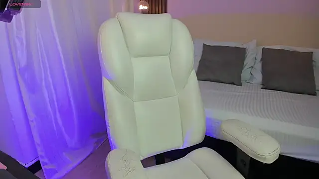 Snapshot of Hanna_Tylor chatting on 03.27.26 Hanna Tylor online show from 03.27.26