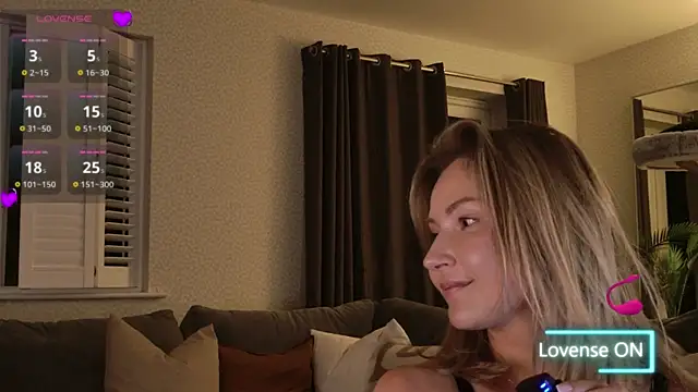 Snapshot of WhereisAlice chatting on 03.28.26 WhereisAlice online show from 03.28.26