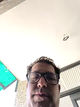 Snapshot of veer8239 chatting on 03.27.26 veer8239 online show from 03.27.26