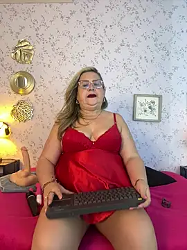 Snapshot of Martinacurvy_ chatting on 04.02.26 Martinacurvy online show from 04.02.26