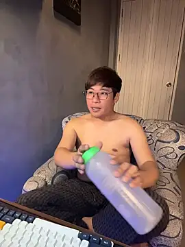 Snapshot of Titanryu chatting on 04.08.26 Titanryu online show from 04.08.26