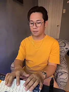 Snapshot of Titanryu chatting on 04.12.26 Titanryu online show from 04.12.26