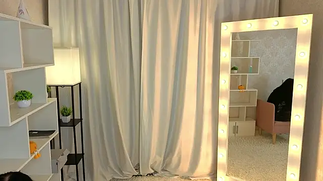 Snapshot of KoiNeko chatting on 03.26.26 KoiNeko online show from 03.26.26