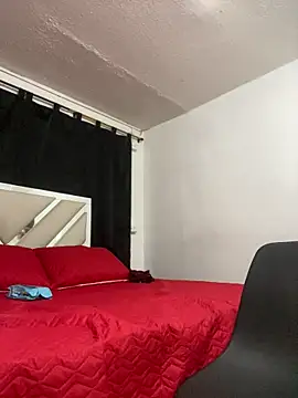 AlanaBrunetteX X online show from 04.25.26