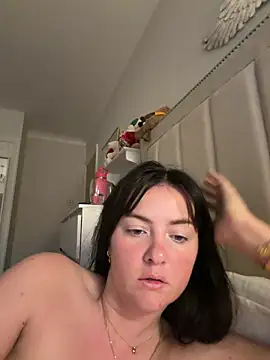 LolaSkyee online show from 04.23.26