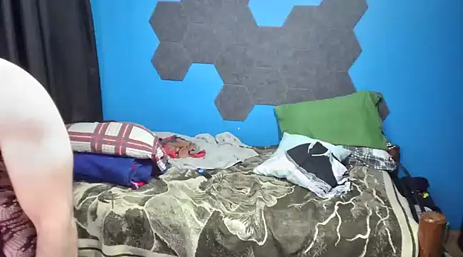 Snapshot of MachoPutito chatting on 02.16.25 MachoPutito online show from 02.16.25