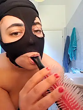 Snapshot of zuccherofilatoo chatting on 03.27.26 zuccherofilatoo online show from 03.27.26