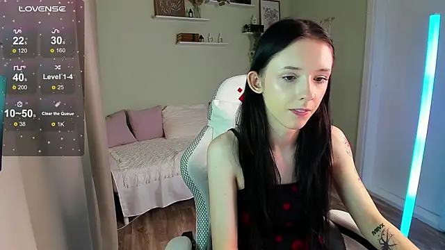 AnnaOddy online show from 04.30.26