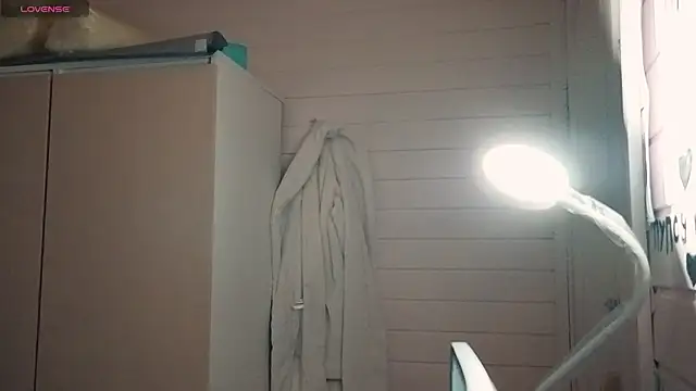 Snapshot of elegant_pleasure chatting on 04.01.26 elegant pleasure online show from 04.01.26