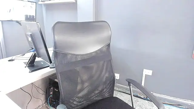 Snapshot of Lucia11_ chatting on 04.02.26 Lucia11 online show from 04.02.26