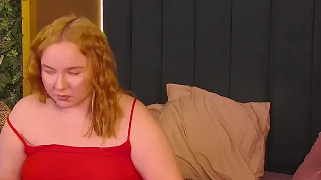 Snapshot of MarianBush chatting on 03.30.26 MarianBush online show from 03.30.26