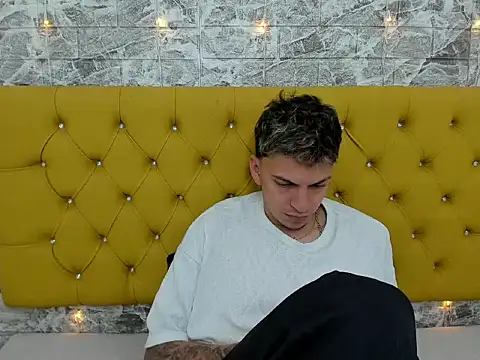 Snapshot of Max_sstteel chatting on 04.10.26 Max sstteel online show from 04.10.26