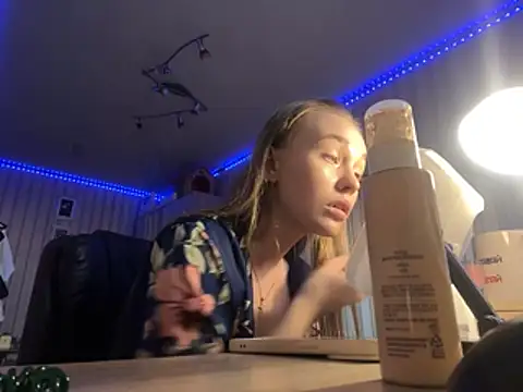 Snapshot of melissashineeee chatting on 04.03.26 melissashineeee online show from 04.03.26