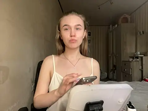 Snapshot of melissashineeee chatting on 04.06.26 melissashineeee online show from 04.06.26