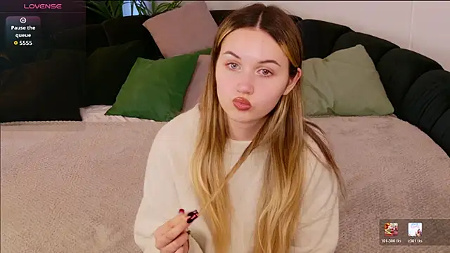 Lilly Eyes online show from 04.20.26