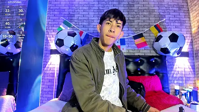 Snapshot of Tommy_Fox chatting on 06.18.26 Tommy Fox online show from 06.18.26