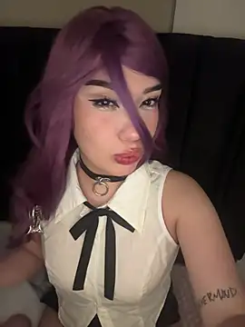 Snapshot of slyveon chatting on 04.02.26 slyveon online show from 04.02.26