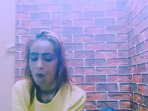 Snapshot of Alanadelray21 chatting on 04.05.26 Alanadelray21 online show from 04.05.26