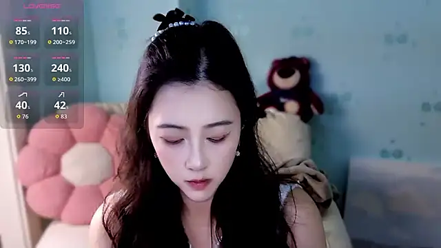 Snapshot of summer_uu chatting on 05.12.26 summer uu online show from 05.12.26